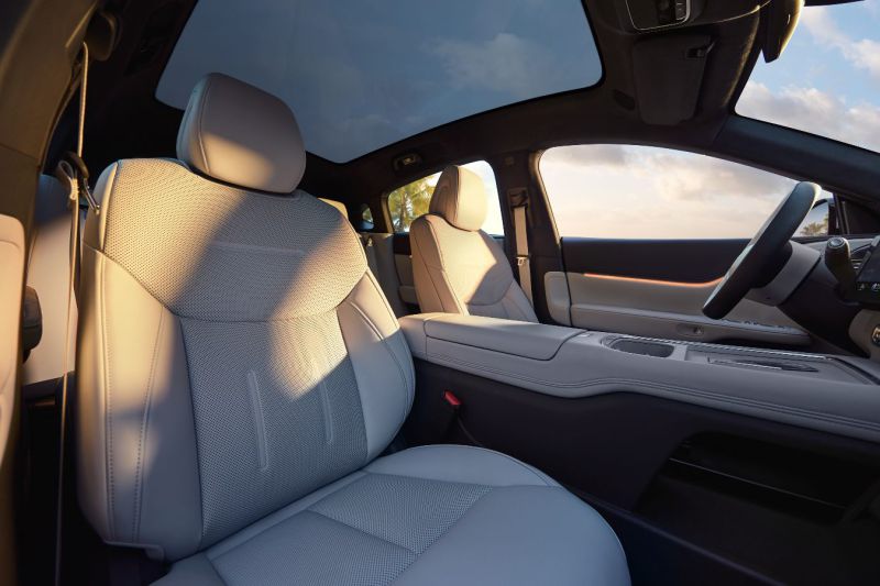 Neuer XPENG G6 Interieur Grau_8.jpg