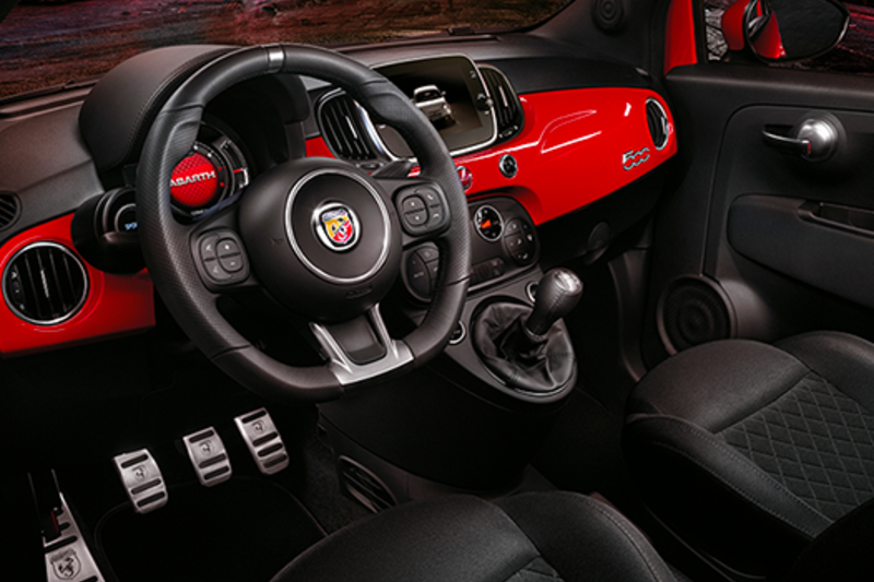 abarth-new-595-tab-technical-upgrade-leather-cockpit-D-526x380.jpg