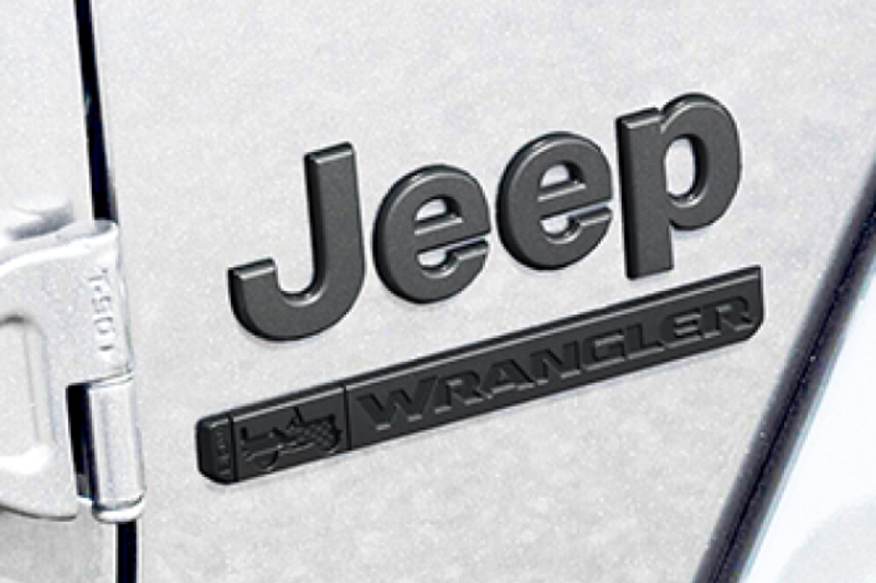 jeep_wrangler_80th_anniversary_exclusive_badge_630x630.jpg
